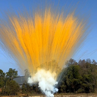 Дневной веерный салют СУ1103212, Orange smoke mine with crackling, 32 залпа, 1,2