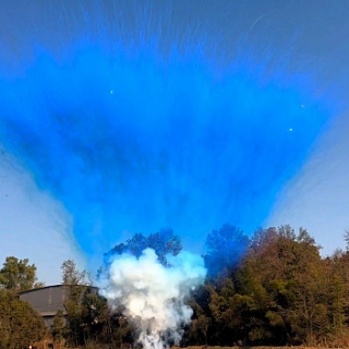 Дневной гендерный веерный салют СУ1103212, Blue smoke mine with crackling, 32 залпа, 1,2